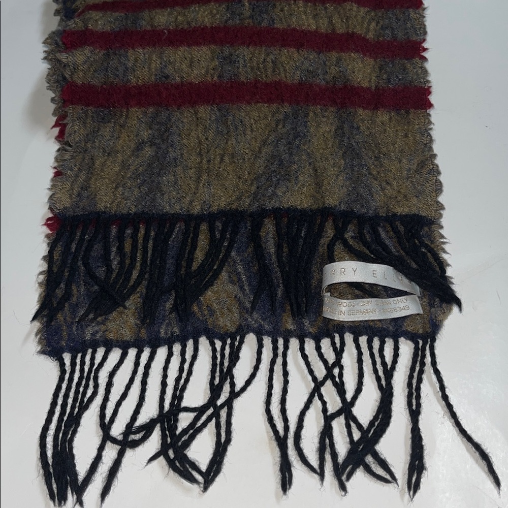 Vtg Perry Ellis, 100% wool scarf. geometric pattern red stripes black tassels .